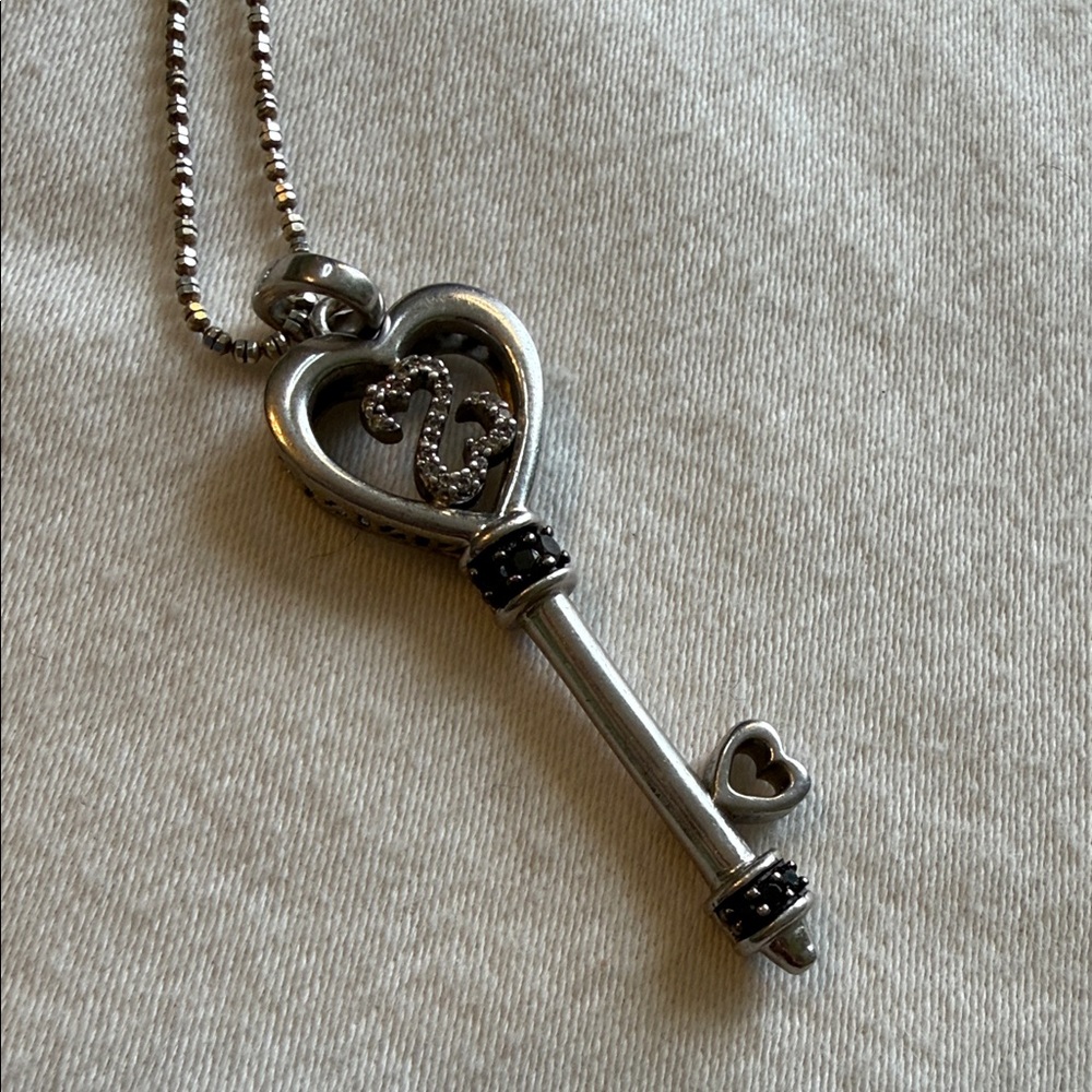 Kay Jewelers Open Heart Key Pendant